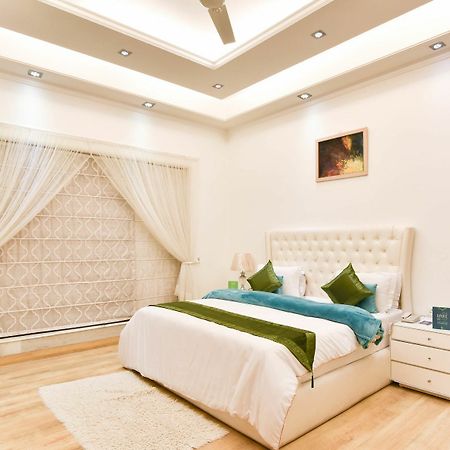 Treebo Trend The G8 Sector 39 Hotell Noida Exteriör bild